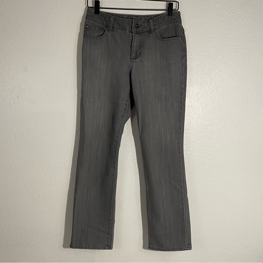 Chico’s Platinum Gray Ultimate Fit Slim Leg Jeans Chico’s Size 00 Short = Size 2